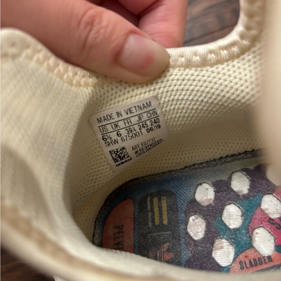 Adidas - Picture 3 of 5